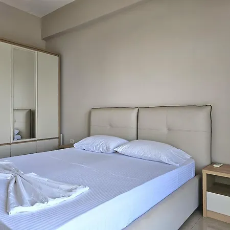 Saint Tropez Daire Saranda